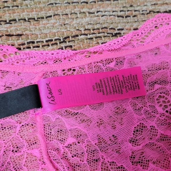 La Senza Lingerie and Matching Panty - Picture 12 of 14
